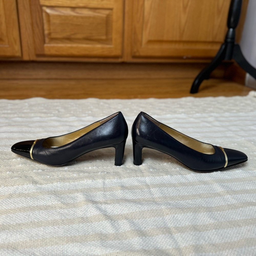 St. John black and gold heels vintage made in Italy size 7AA - Picture 4 of 11